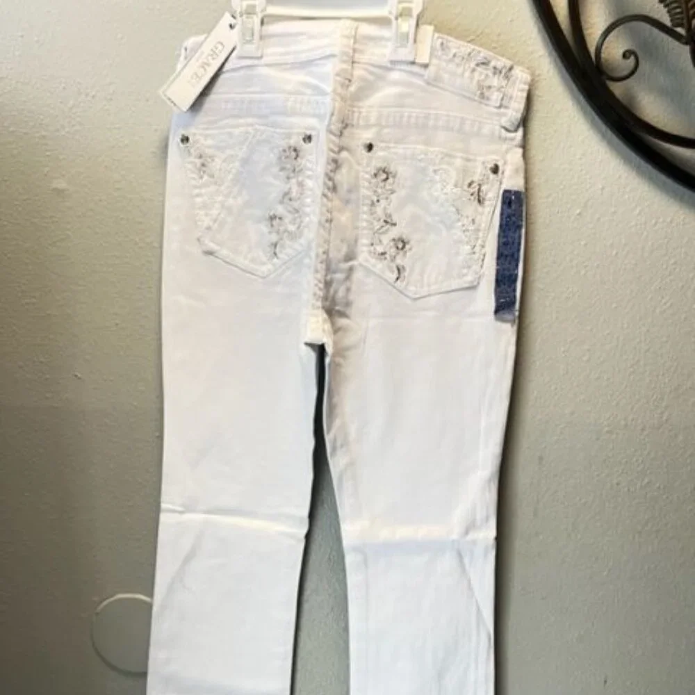 Grace Jeans Embroidered White Denim Easy Fit Frayed Hem Floral Design Womens Pan